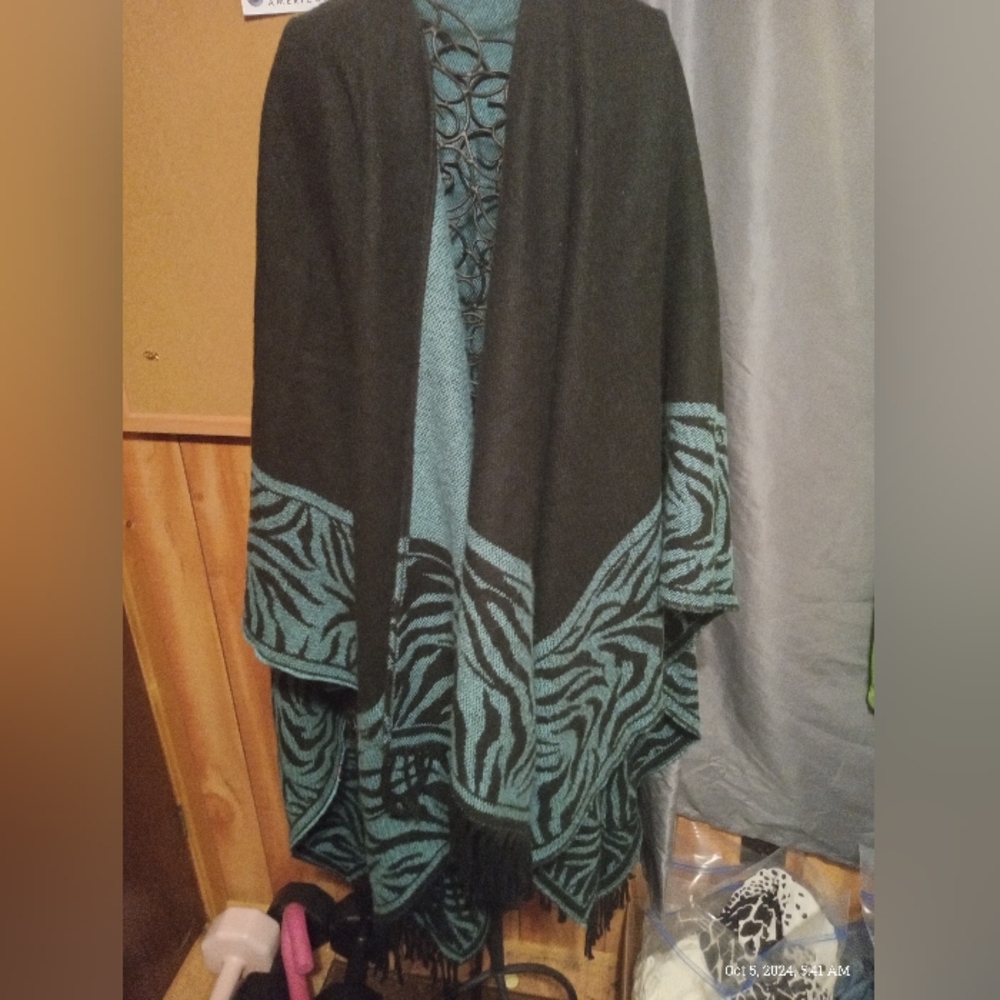 Wide classy black and green shawl